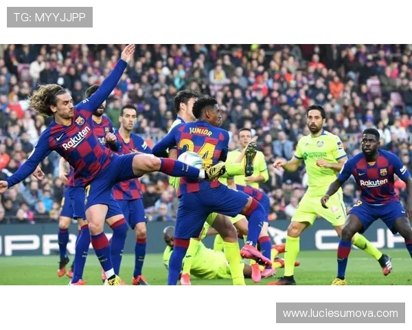 巴萨核心阵容成熟度分析:对球队表现与长期稳定性的影响评估 巴萨核心阵容成熟度分析:对球队表现与长期稳定性的影响评估