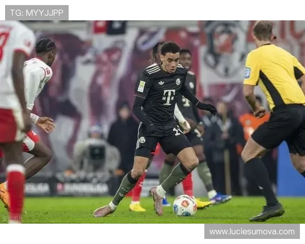 惨败暴露体系危机,拜仁慕尼黑的中场依赖症正在瓦解争冠根基 惨败暴露体系危机,拜仁慕尼黑的中场依赖症正在瓦解争冠根基