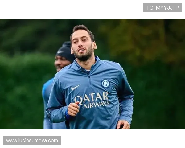 巴斯托尼:三中卫体系中的左中卫标杆角色 巴斯托尼:三中卫体系中的左中卫标杆角色