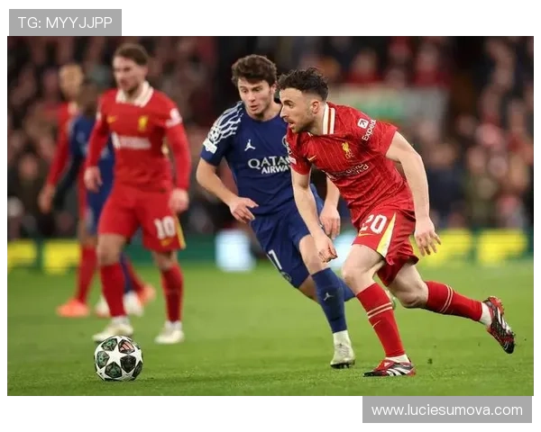 国际米兰三中卫体系现阶段防线问题显现,对赛季稳定性面临考验 国际米兰三中卫体系现阶段防线问题显现,对赛季稳定性面临考验